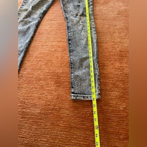 Classic Acid Wash High Waist  destroyed Jeans - Picture 4 of 11